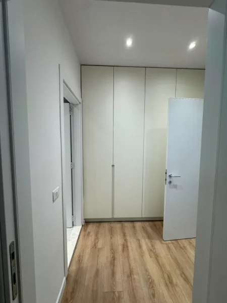 APARTAMENT  2+1+POST PARKIMI   260.000 €    (RRUGA ELBASANIT)