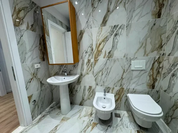 APARTAMENT  2+1+POST PARKIMI   260.000 €    (RRUGA ELBASANIT)