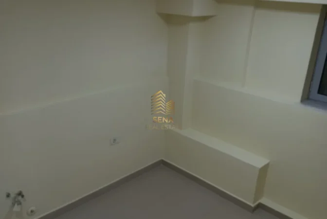 Tirane, jepet me qera ambjent biznesi Kati 0, 72 m² 700 € (Selite)
