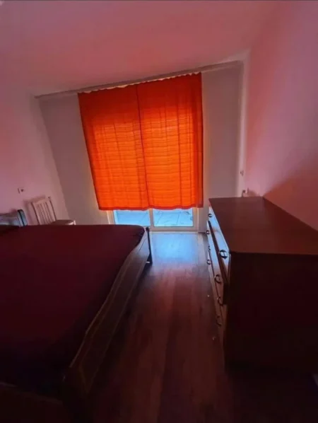 Tirane, jepet me qera apartament 1+1 Kati 4, 65 m² 370 € (Shkolla e Bashkuar)