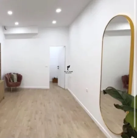 Tirane, jepet me qera dyqan Kati 0, 45 m² 1.500 € (21 DHJETORI)