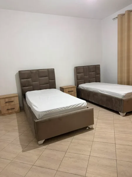 Tirane, jepet me qera apartament 2+1 Kati 1, 100 m² 400 € (Tek Bar Artisti)