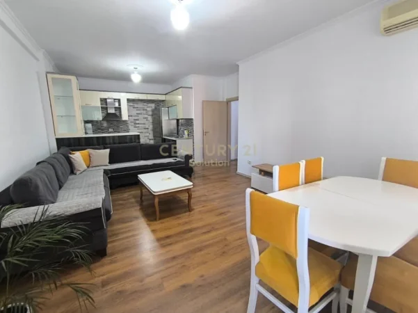 Tirane, jepet me qera apartament 2+1 Kati 7, 110 m² 550 € (Astir)