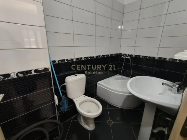 Tirane, jepet me qera apartament 2+1 Kati 7, 110 m² 550 € (Astir)