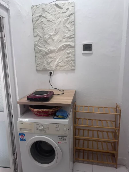 Tirane, jepet me qera 1+1 Kati 1, 400 € 