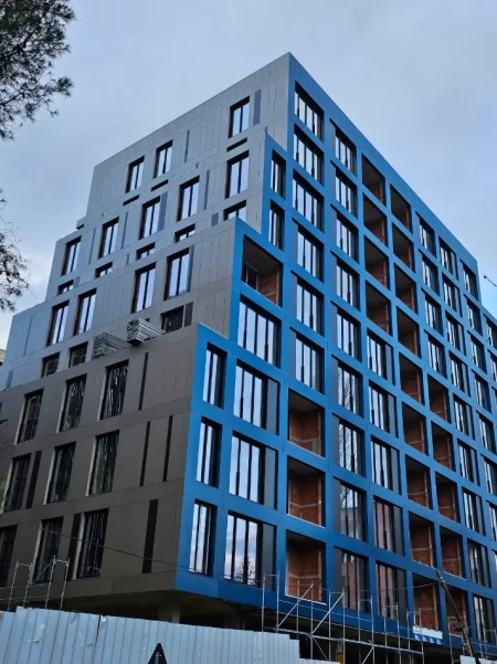 Tirane, shitet nga Pronari, pa-komision apartament 1+1+Ballkon Kati 2, 57 m² 140.000 € (PARKIM, Bulevardi Barjam Curri, Kompleksi Golden Gate Tirane)