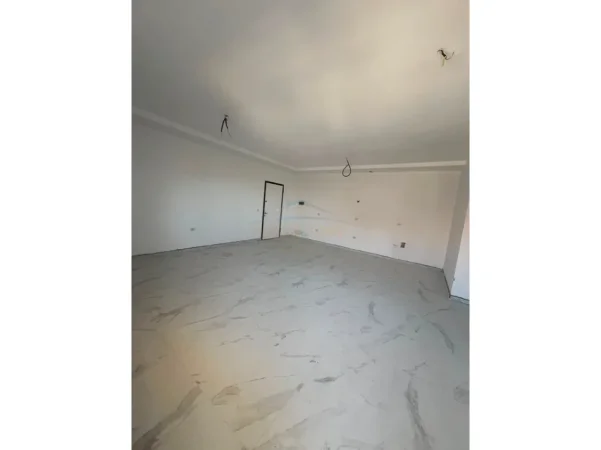 Tirane, shitet apartament 2+1 Kati 4, 93 m² (Rezidenca Lake Land, Farke)