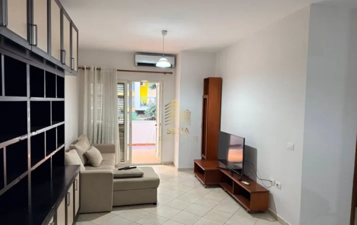 Tirane, jepet me qera apartament 2+1+Ballkon Kati 1, 100 m² 500 € (Yzberisht)