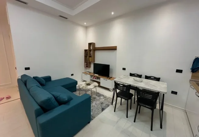 Tirane, shitet garsonier 1+1 Kati -1, 43 m² 5.500.000 € (Rruga Muhamet Deliu)