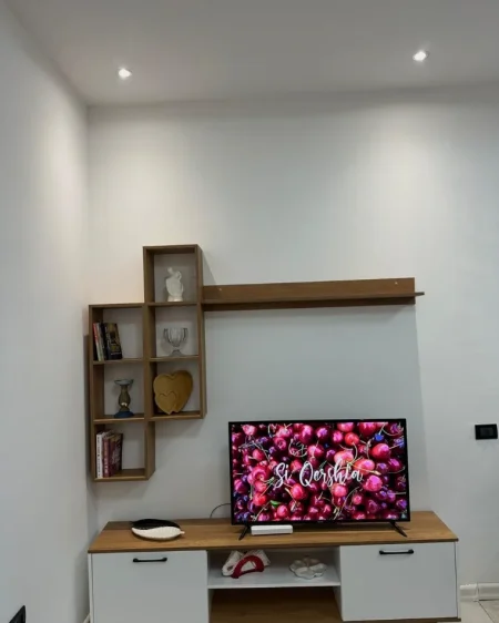 Tirane, shitet garsonier 1+1 Kati -1, 43 m² 5.500.000 € (Rruga Muhamet Deliu)