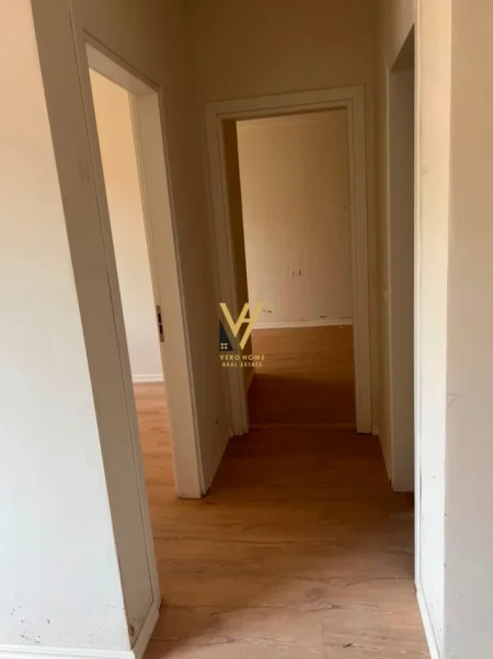 Tirane, shitet apartament 2+1+Ballkon Kati 1, 93 m² 168.000 € (YZBERISHT)