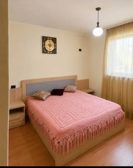 Tirane, jepet me qera apartament 2+1 Kati 2, 90 m² 600 € (21 Dhjetori)