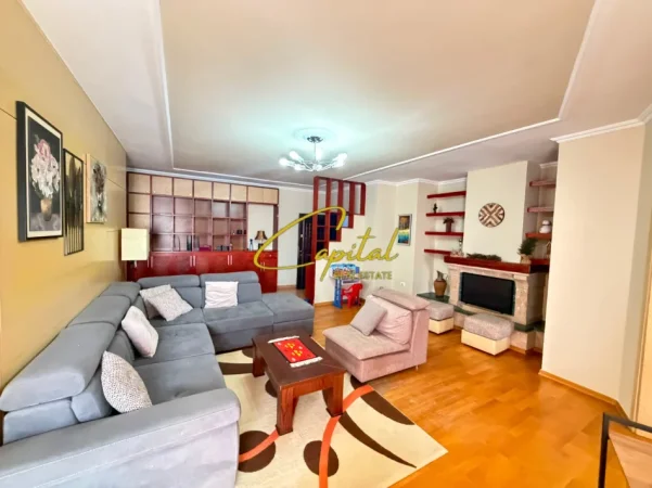 Tirane, jepet me qera apartament 2+1 Kati 5, 125 m² 850 € (ISH STACIONI TRENIT)