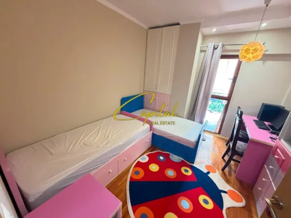 Tirane, jepet me qera apartament 2+1 Kati 5, 125 m² 850 € (ISH STACIONI TRENIT)