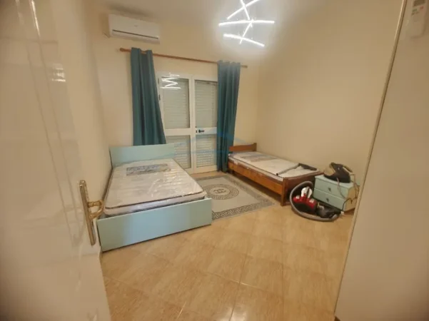 Tirane, jepet me qera apartament 3+1 , 120 m² 600 € (Allias, Tiranë)