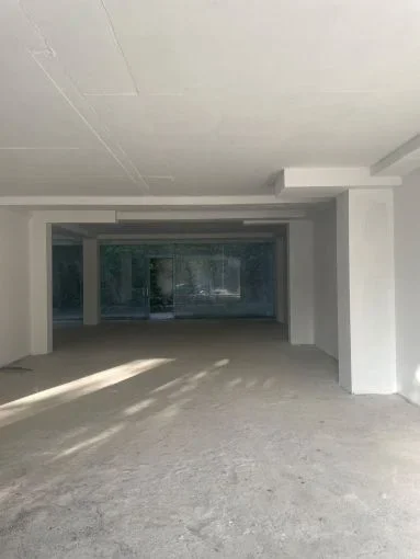 Tirane, shitet zyre Kati 0, 153 m² 350.000 € (liqeni i thate)