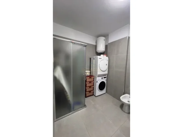 Tirane, shitet apartament 2+1 Kati 8, 104 m² 124.000 € (Kamez)
