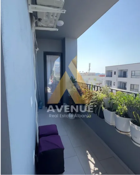 Tirane, shitet apartament 2+1+Ballkon Kati 8, 104 m² 125.000 € (Rruga Roma)