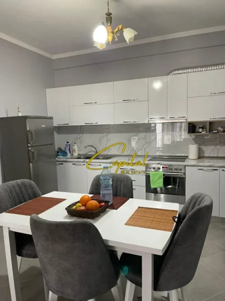 Tirane, jepet me qera apartament 1+1 Kati 3, 80 m² 500 € (ASTIR)