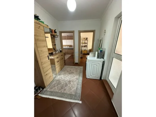 Tirane, shitet apartament 1+1 Kati 5, 63 m² 135.000 € (Ali Demi)
