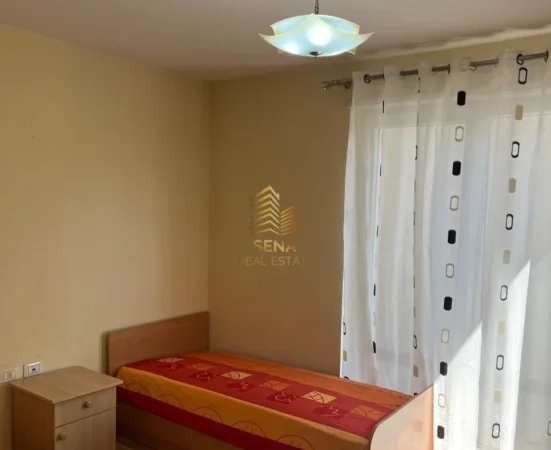 Tirane, jepet me qera apartament 2+1+Ballkon Kati 4, 114 m² 700 € (Pazari i Ri)