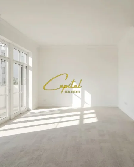 Tirane, jepet me qera ambjent biznesi Kati 0, 75 m² 1.200 € (PAZARI I RI)