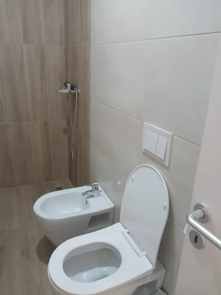 💥Tirane, jepet me qera apartament 1+1 Kati 9, 65 m² 500 € (Don Bosko ,Tiranë)