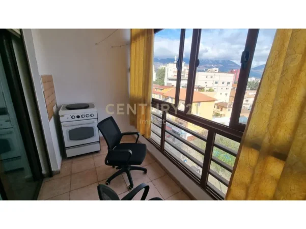 Tirane, jepet me qera apartament 1+1 Kati 5, 60 m² 450 € 