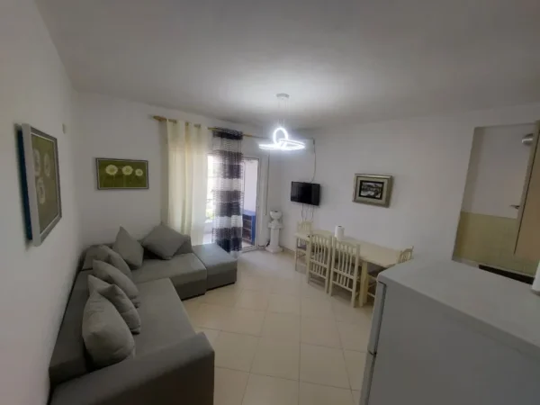 Tirane, jepet me qera apartament 2+1 Kati 3, 90 m² 0 € (21 Dhjetori)
