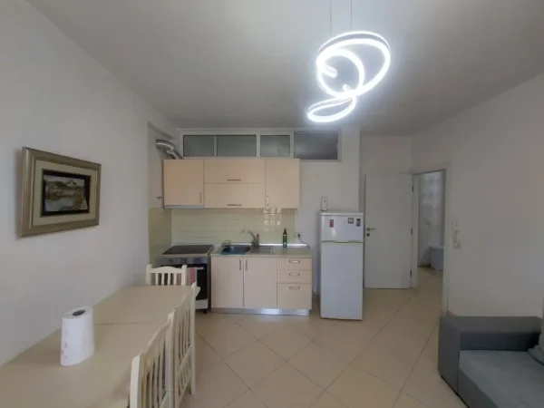 Tirane, jepet me qera apartament 2+1 Kati 3, 90 m² 0 € (21 Dhjetori)