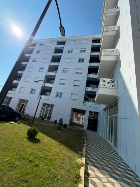 Tirane, jepet me qera apartament 2+1+Ballkon Kati 5, 100 m² 500 € (Rruga "Donald Trump" prane "Concept Home Real Estate")