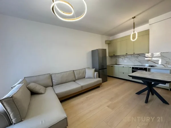 Tirane, jepet me qera apartament 1+1 Kati 6, 55 m² 750 € (komuna e parisit)