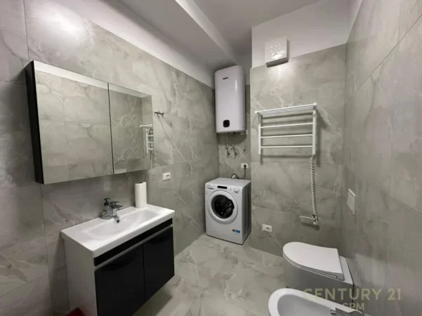 Tirane, jepet me qera apartament 1+1 Kati 6, 55 m² 750 € (komuna e parisit)