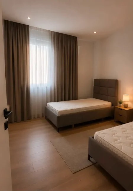 Tirane, jepet me qera apartament 2+1 Kati 3, 125 m² 1.200 € (ISH FUSHA E AVIACIONIT)
