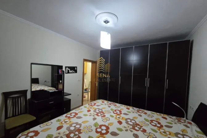 Tirane, jepet me qera apartament 2+1+Ballkon Kati 1, 100 m² 450 € (5 Maji)