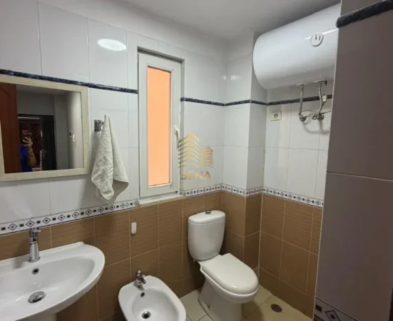 Tirane, jepet me qera apartament 1+1+Ballkon Kati 1, 76 m² 500 € (Kodra e Diellit)