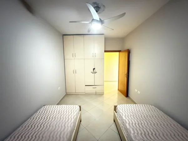 Tirane, jepet me qera apartament 2+1 Kati 5, 94 m² 450 € (ASTIR)