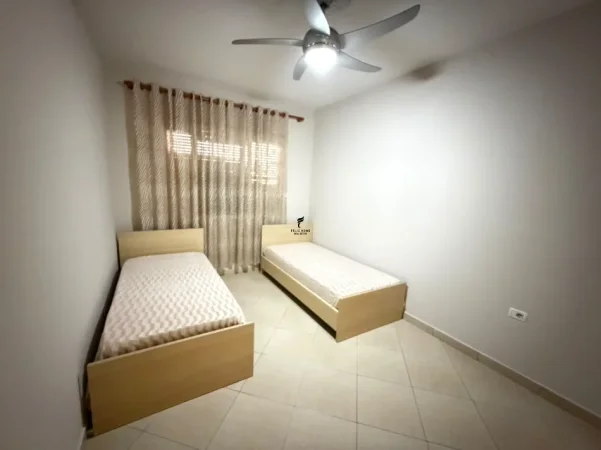 Tirane, jepet me qera apartament 2+1 Kati 5, 94 m² 450 € (ASTIR)
