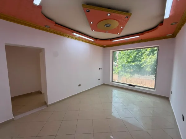 Tirane, shes apartament 2+1+Ballkon Kati 1, 69 m² (Rruga e Durrësit)