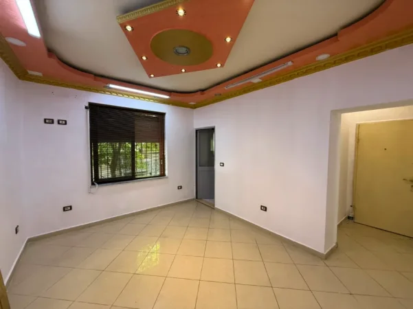 Tirane, shes apartament 2+1+Ballkon Kati 1, 69 m² (Rruga e Durrësit)