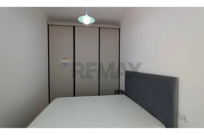Tirane, jepet me qera apartament 1+1+Ballkon Kati 10, 65 m² 530 € (Siri kodra)