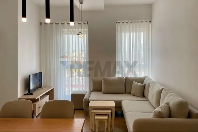 Tirane, jepet me qera apartament 1+1+Ballkon Kati 10, 65 m² 530 € (Siri kodra)