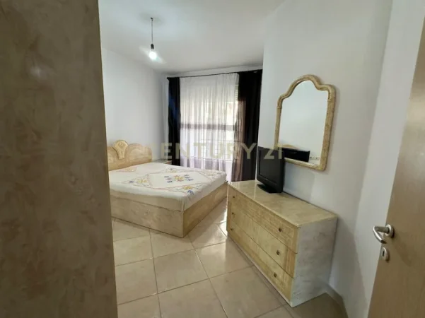 Tirane, jepet me qera apartament 3+1 Kati 2, 139 m² 500 € 