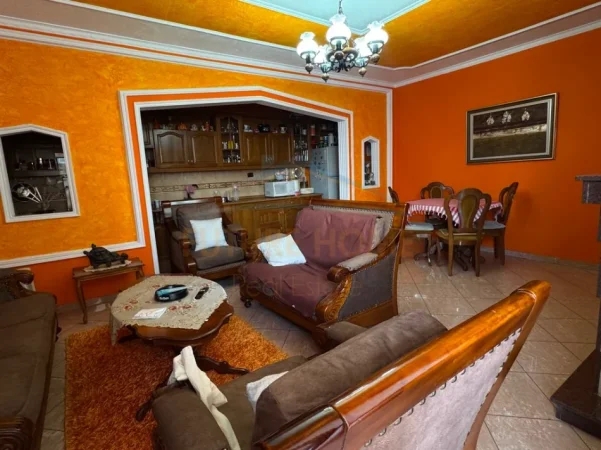 Tirane, jepet me qera apartament 2+1 Kati 8, 150 m² 600 € (Myslym Shyri)