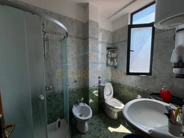 Tirane, jepet me qera apartament 2+1 Kati 8, 150 m² 600 € (Myslym Shyri)