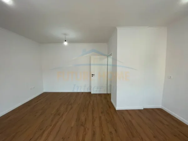 Tirane, shitet apartament 1+1 Kati 3, 60 m² 160.000 € (SHKOLLA E KUQE)
