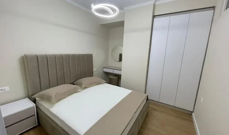 Tirane, jepet me qera apartament 1+1 Kati 5, 60 m² 500 € 