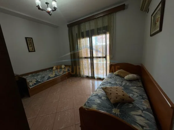 Tirane, jepet me qera apartament 2+1+Ballkon Kati 8, 150 m² 900 € (Myslym Shyri)