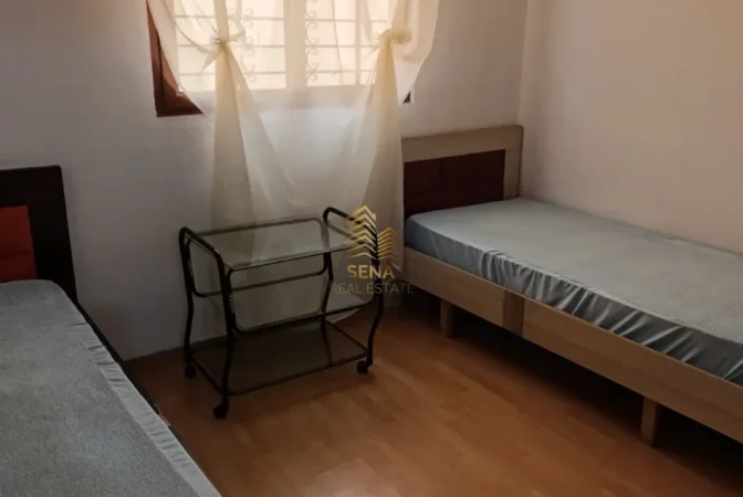 Tirane, jepet me qera apartament 2+1+Ballkon Kati 3, 80 m² 500 € (Don Bosko)