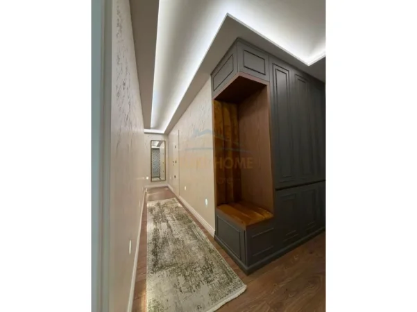 Tirane, shitet apartament 2+1+2 Kati 2, 106 m² 255.000 € (BLLOKU GINTASH , Laprake)